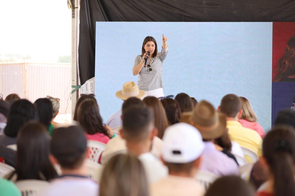 No Sealba Show, Camila Telles incentiva jovens a permanecerem no agronegócio